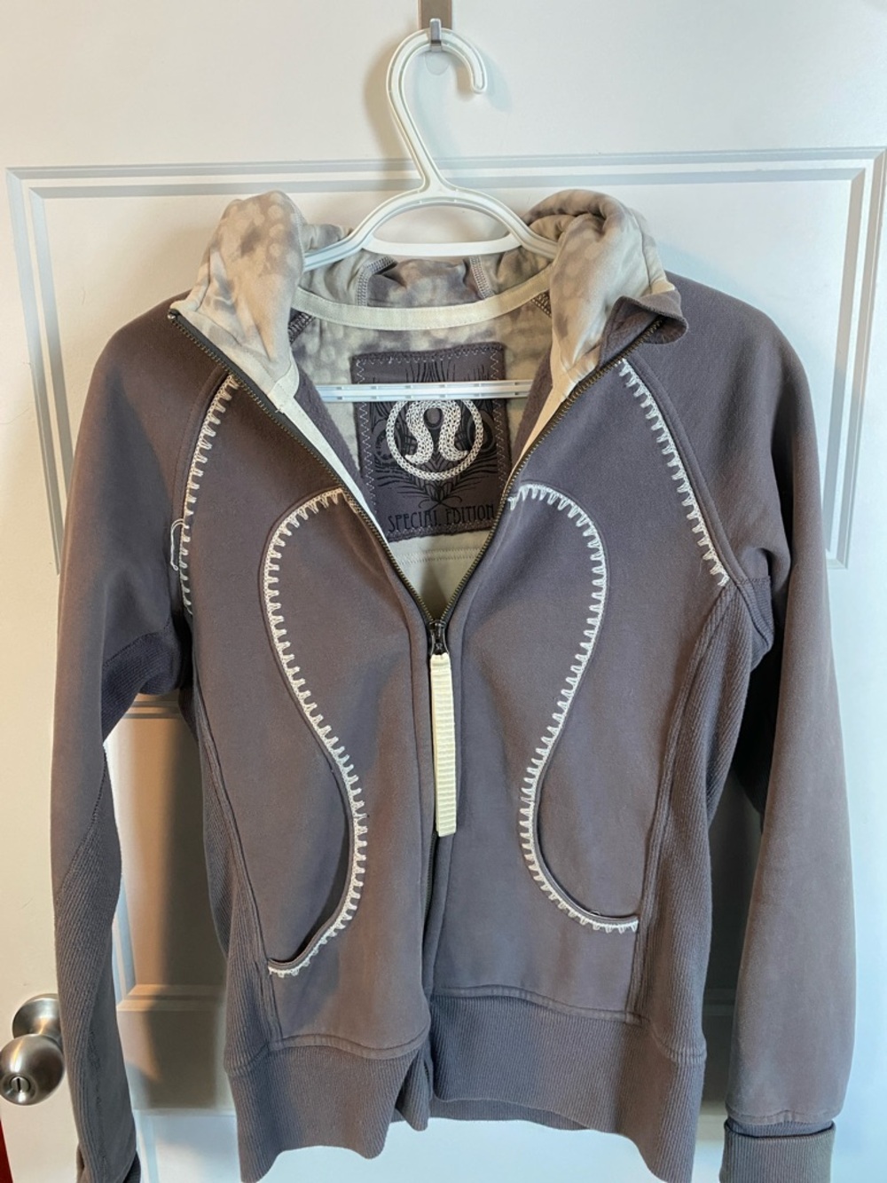 lululemon athletica gray zip hoodie with cream accents